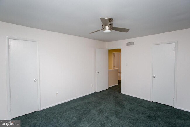 Building Photo - 17 Eden Roc