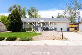 Building Photo - 54 Hayes Dr