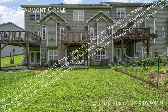 Building Photo - 402 Beaumont Cir
