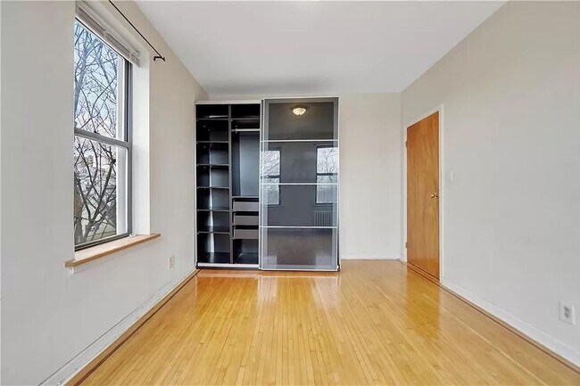 Building Photo - 460 Ovington Ave