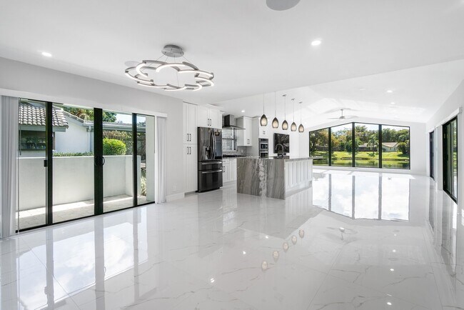 Building Photo - 3432 Pine Haven Cir