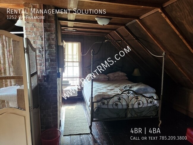 Building Photo - 1252 SW Fillmore-