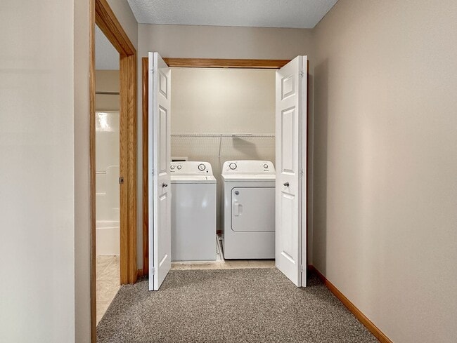 Building Photo - 16421 Elm Creek Ln