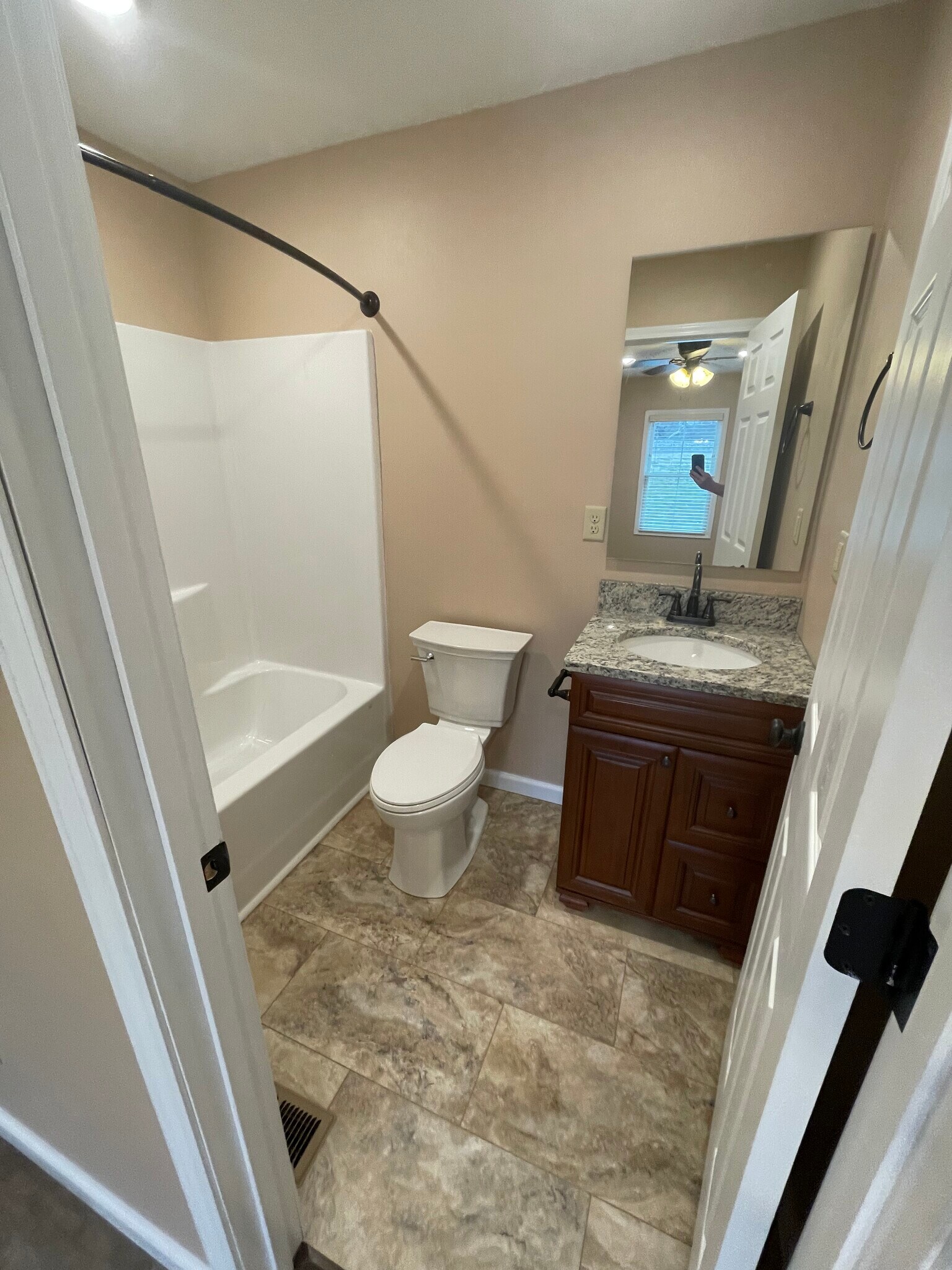 Building Photo - 1206 Bardsley Rd