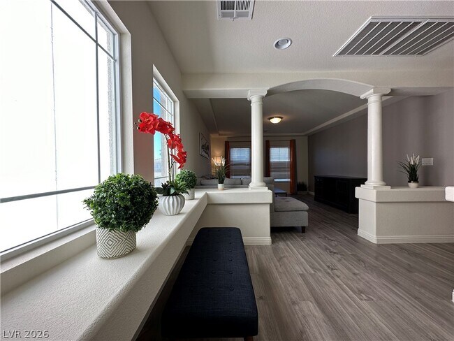 Building Photo - 8573 Silver Coast St