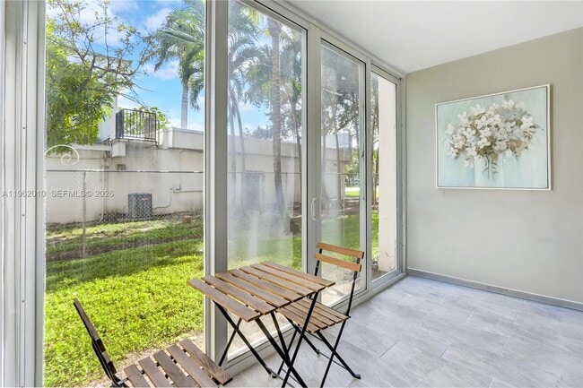 Building Photo - 410 SE 2nd St