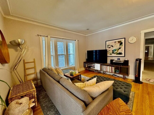 Building Photo - 4 bedroom in CHICAGO IL 60660