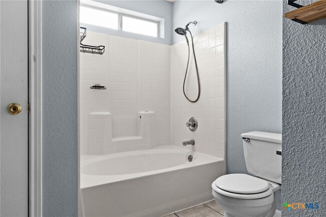 Building Photo - 2909 Lantana Dr