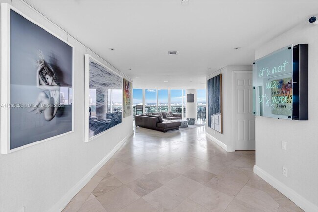Building Photo - 1643 Brickell Ave