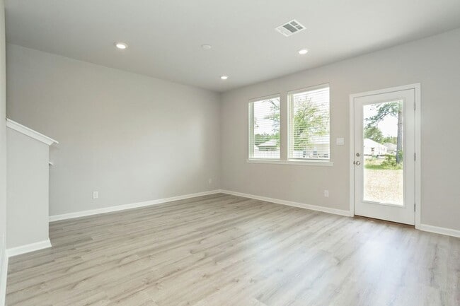 Building Photo - 48440 Fox Hollow Blvd