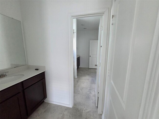 Building Photo - 1329 Weatherford Ln