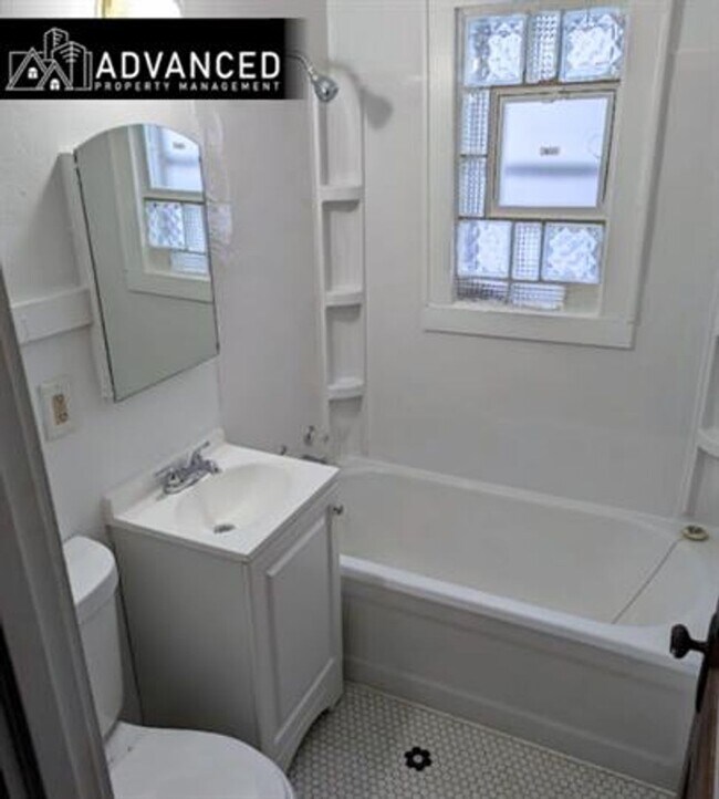 Building Photo - 3251 N 28th St