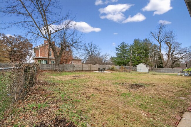 Building Photo - 1545 Reale Ave