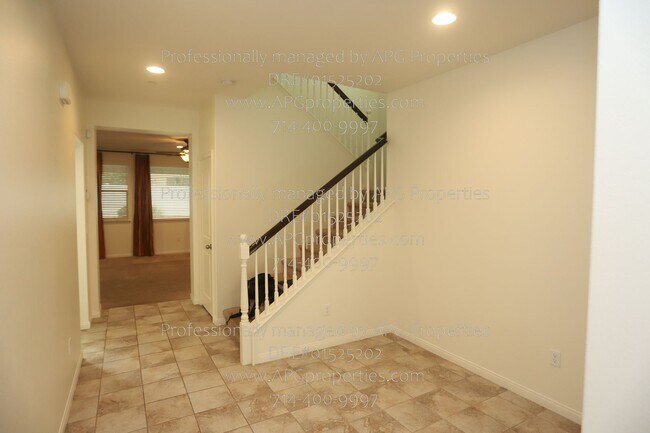 Building Photo - 509 S Trident St