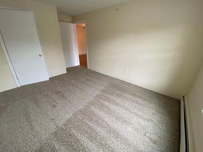 Building Photo - 96 Powers St