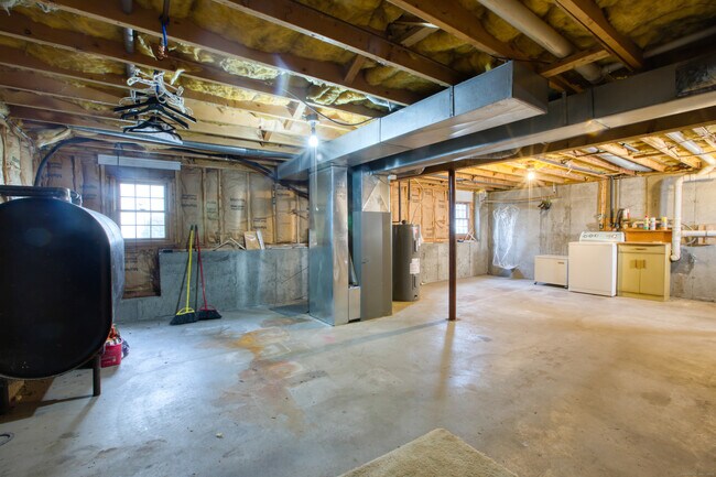 Building Photo - 12 Clancy Rd