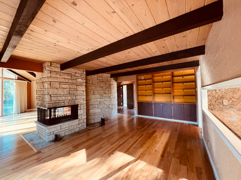 Building Photo - 7757 Country Ln