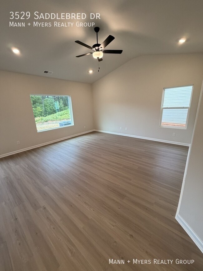 Building Photo - 3529 Saddlebred Dr