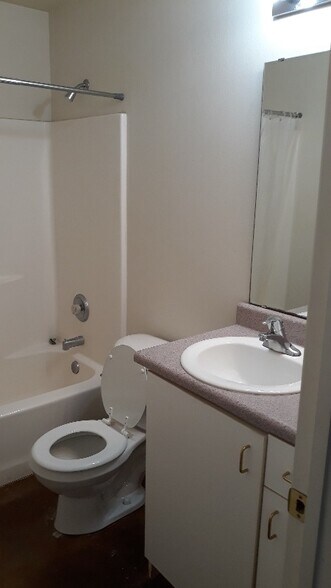 Building Photo - 2615 2nd Ave