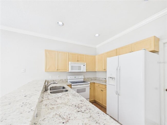 Building Photo - 16310 Fairford Palms Ct