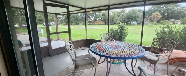 Eat Florida Sunshine - 35138 Whispering Oaks Blvd