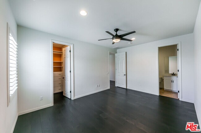 Building Photo - 22379 Driftwood Ct