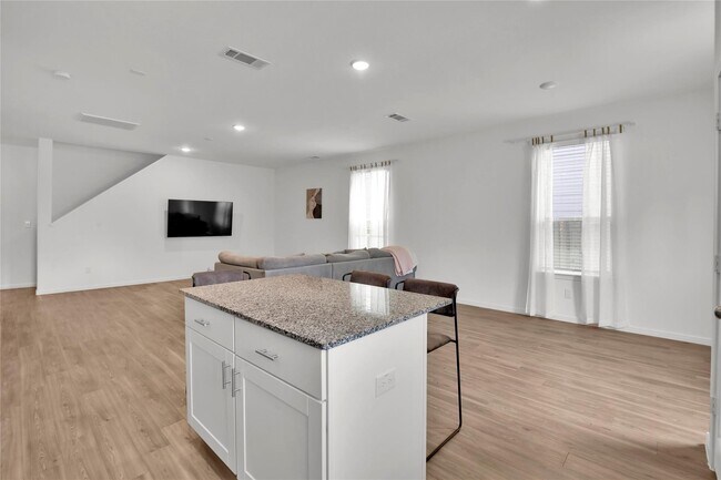 Building Photo - 234 Pine cavern dr