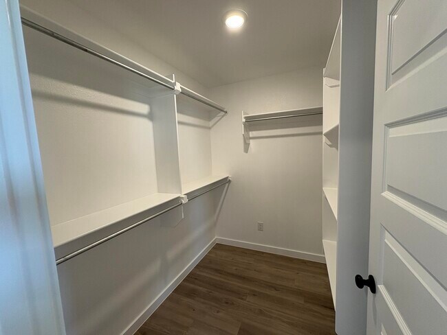 Building Photo - 3021 140th St