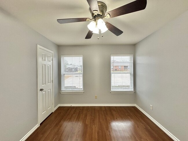 Building Photo - 3 Bedroom 2 Bath Duplex at Mansion Creek in Tyler! 1/2 off first full months rent