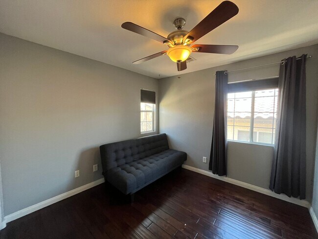 Building Photo - Stylish 3-Bedroom Home with Loft in Gated Community
