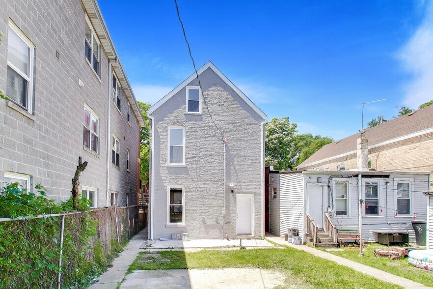 Building Photo - 1823 S Fairfield Ave