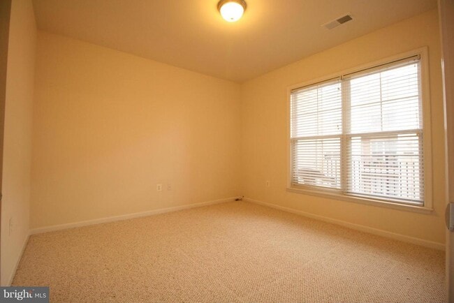 Building Photo - 3810 Lightfoot St