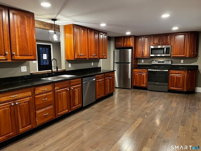 Building Photo - 244 Bigelow Hollow Rd