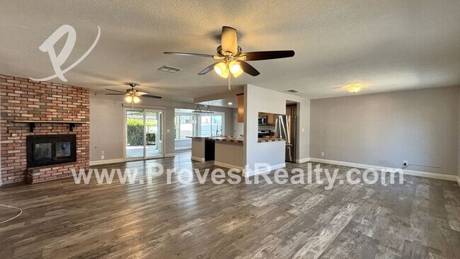 Building Photo - 13930 Hidden Valley Rd