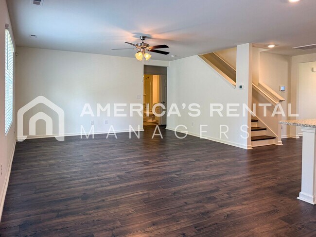 Building Photo - Move-in Special! Beautiful 5 Bed, 2 Bath h...