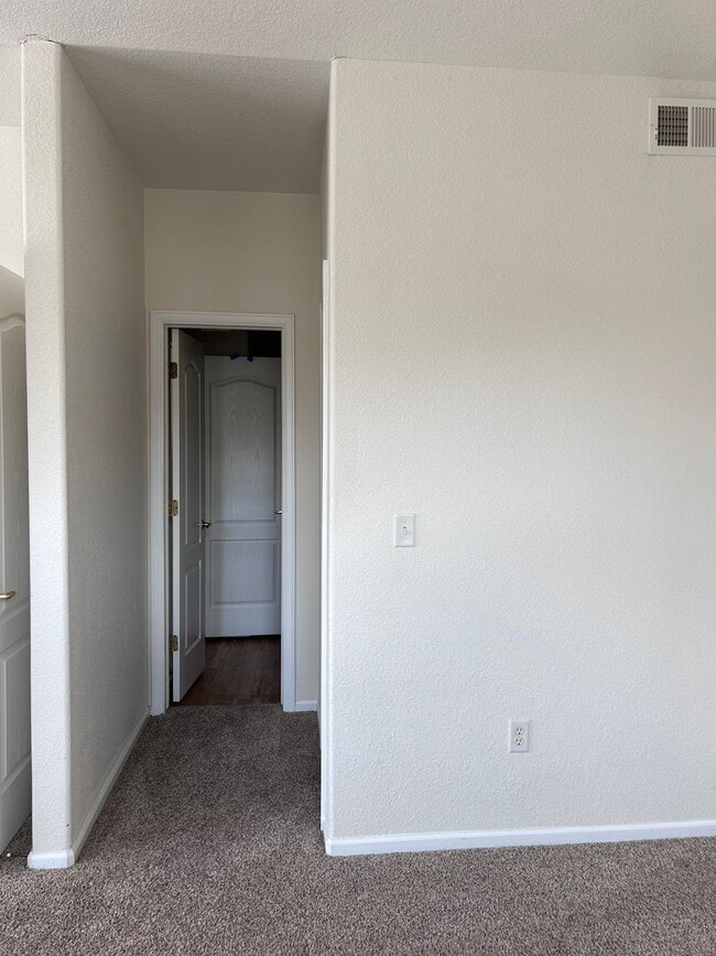 Building Photo - Beautiful 1-bedroom 1-bathroom Condo in South Fort Collins, CO!