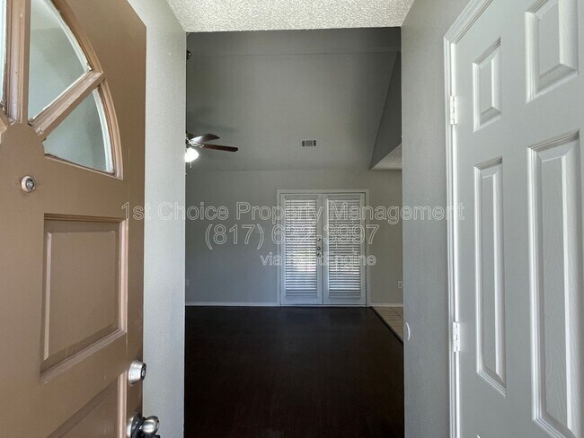 Building Photo - 459 Little Valley Ct