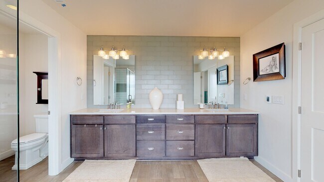 Building Photo - Issaquah highlands 5 bedroom plus Den and 5.5 bathroom newer home with a lot of amenities!!!  A m...