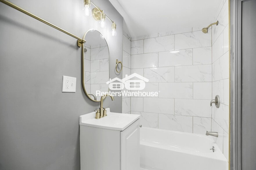 Building Photo - 1111 E 76th St