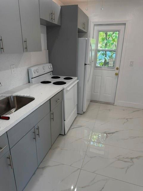 Building Photo - 262 NE 55th Terrace