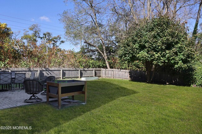 Building Photo - 159 Hulick St