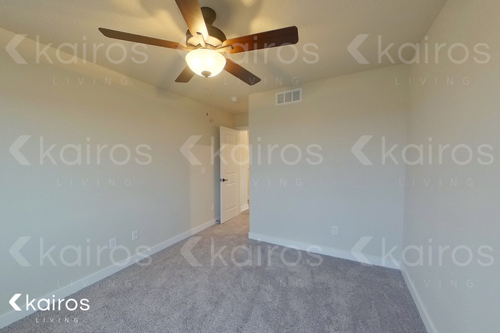 Building Photo - 6932 Holly Ct