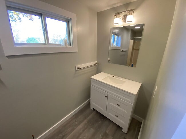 Building Photo - 311 Knox Marsh Rd