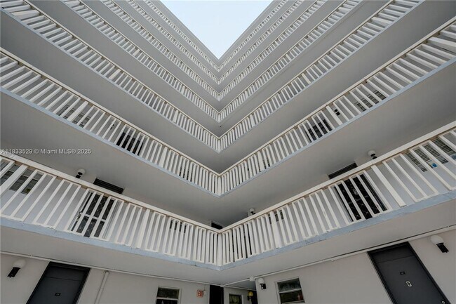 Building Photo - 15600 NW 7th Ave