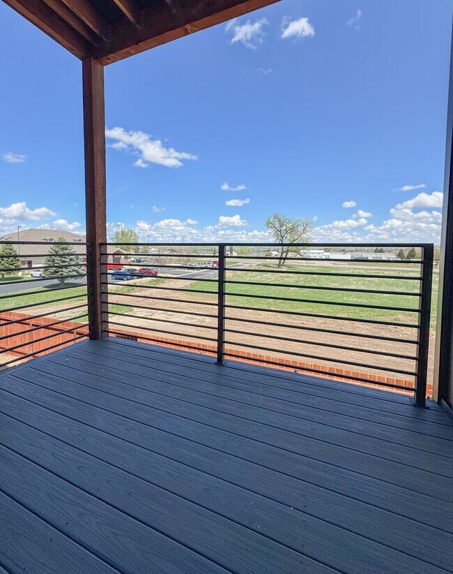 Building Photo - Pet Friendly 2 bed/ 2 bath unit at Soldier...
