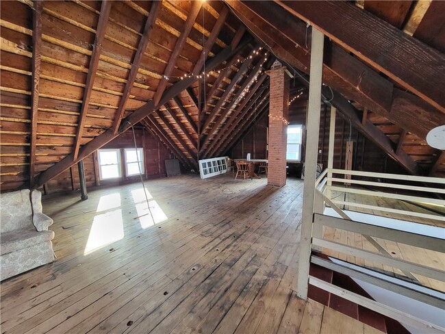 Building Photo - 45 Boardman St