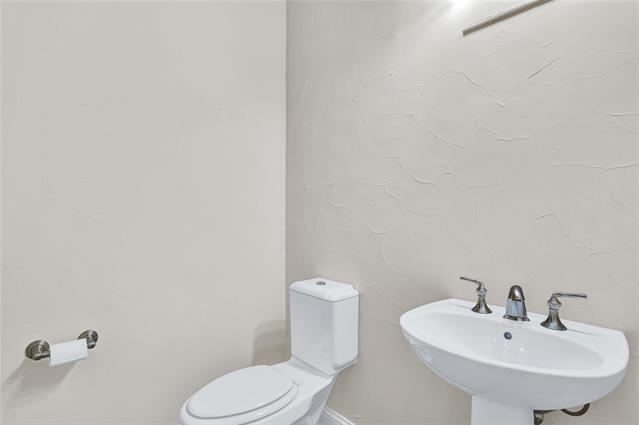 Building Photo - 2517 Las Palmas Ln