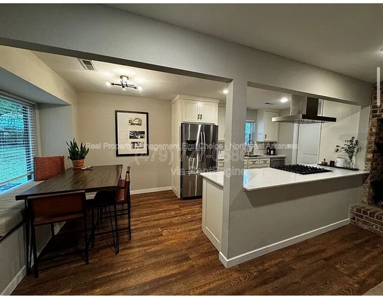 Building Photo - 1739 Creek Ct