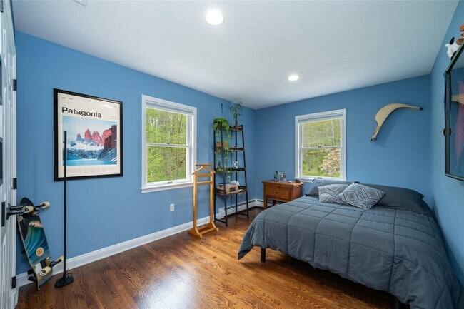 Building Photo - 187 Croton Ave