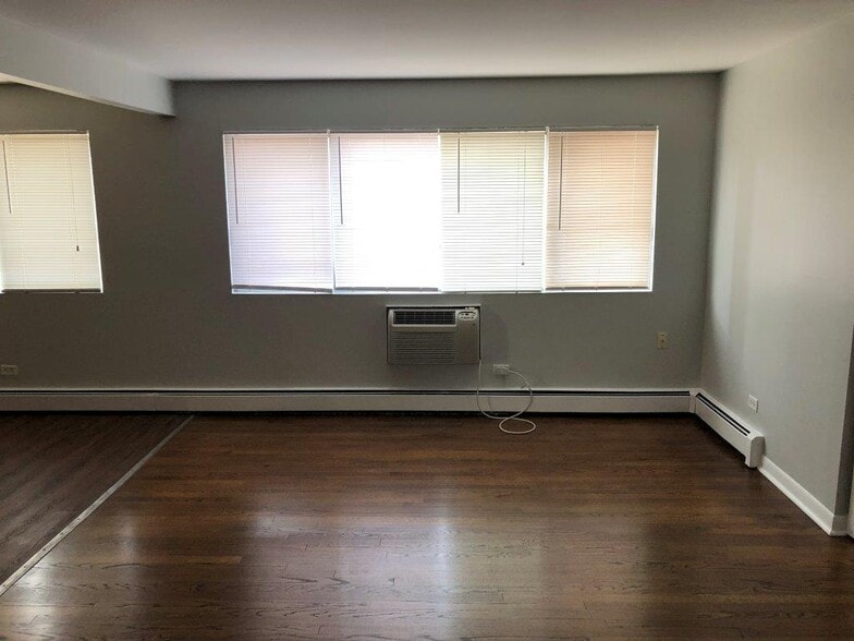 Building Photo - 8549 W Grand Ave